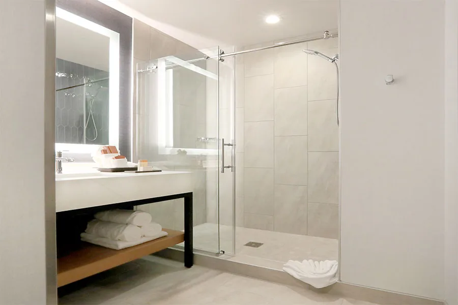 double queen bathroom