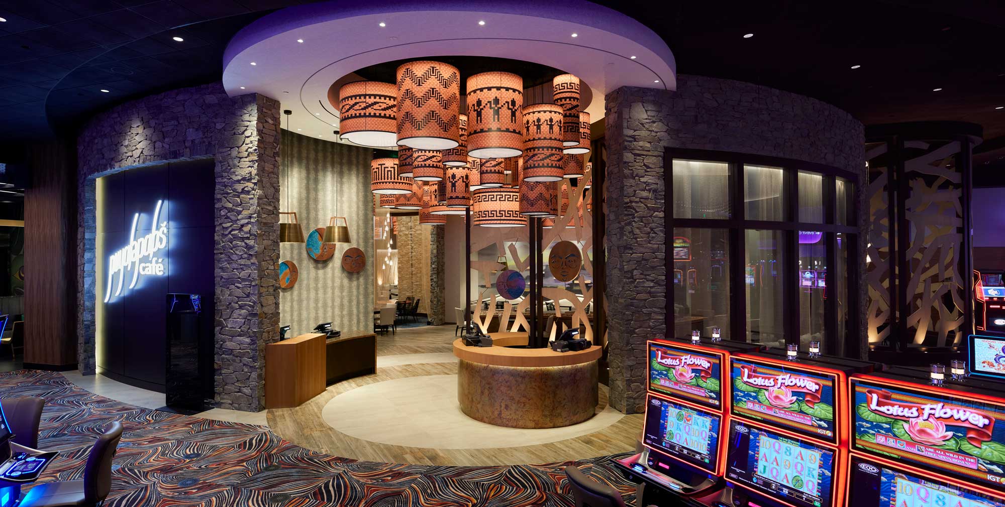 Puyalapabs cafe restaurant casino entrance